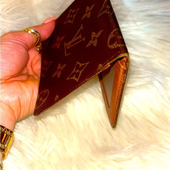 LV Mono ID Holder or card holder. Serial number: CA0976. Clean and pristine! - Picture 8 of 10